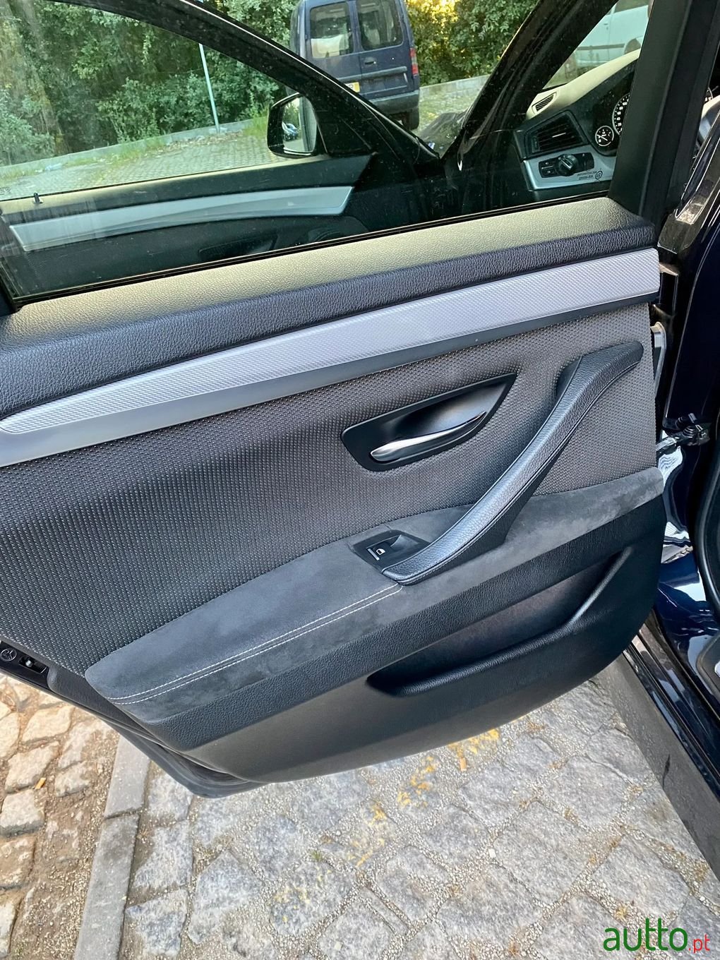 2012' BMW 525 photo #4