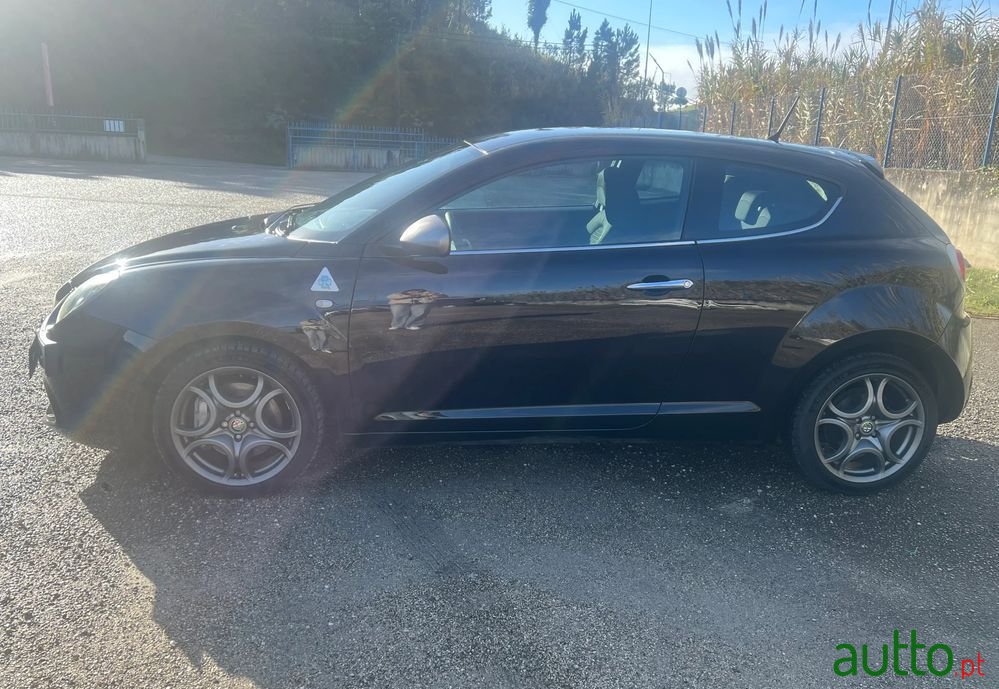 2010' Alfa Romeo MiTo photo #2