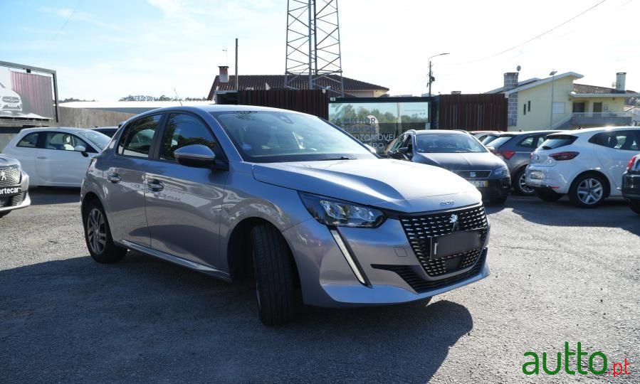 2021' Peugeot 208 photo #2