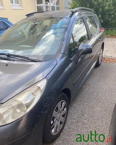 2008' Peugeot 207 Sw photo #2