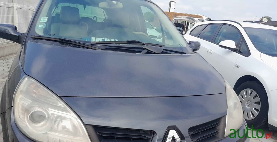 2008' Renault Grand Scenic photo #1