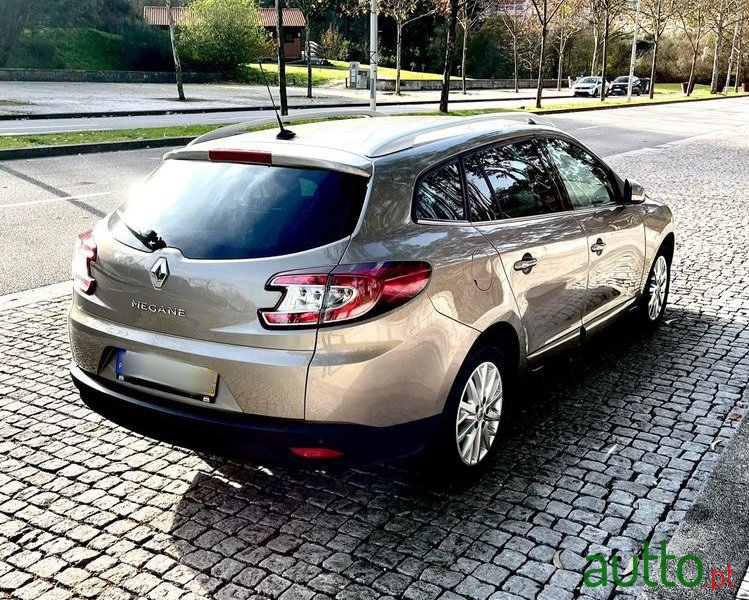 2012' Renault Megane Sport Tourer photo #5