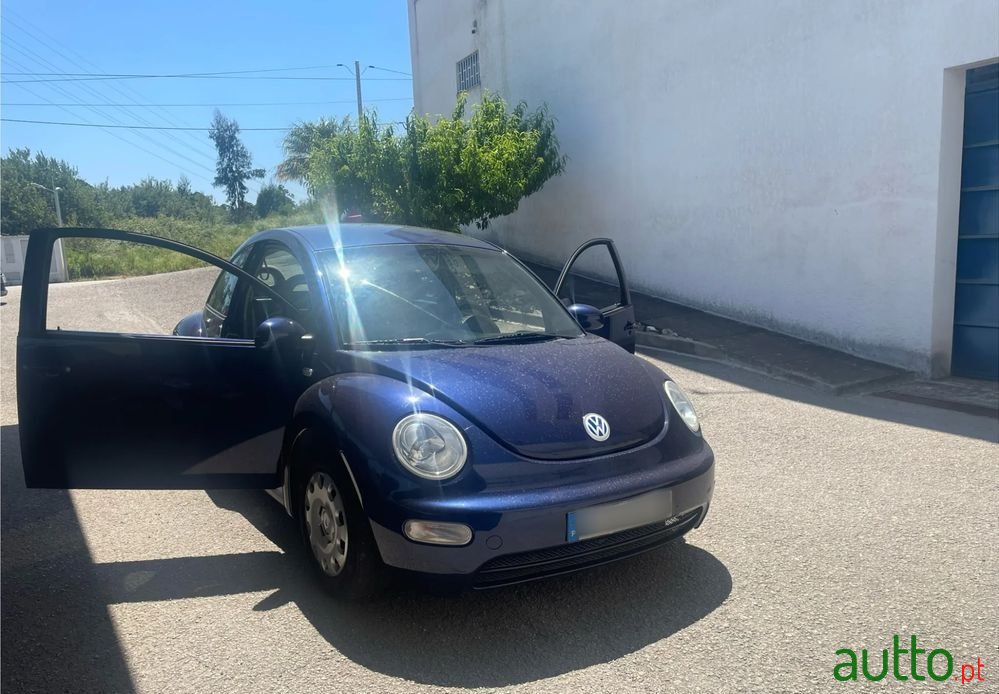 2002' Volkswagen New Beetle 1.4 photo #4