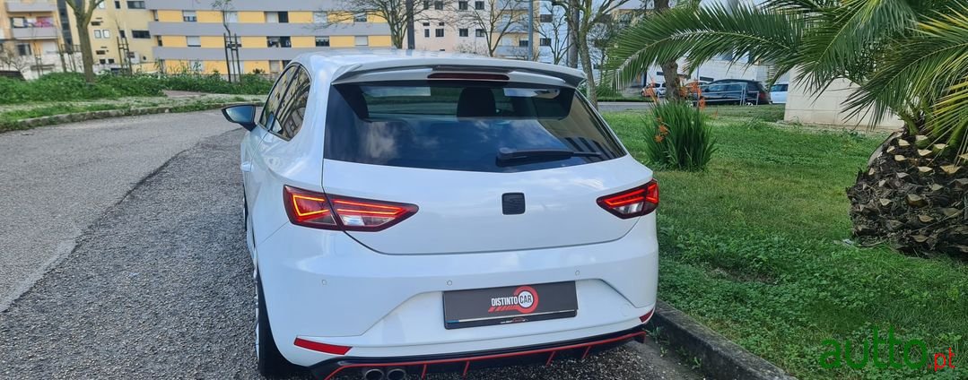 2013' SEAT Leon photo #4