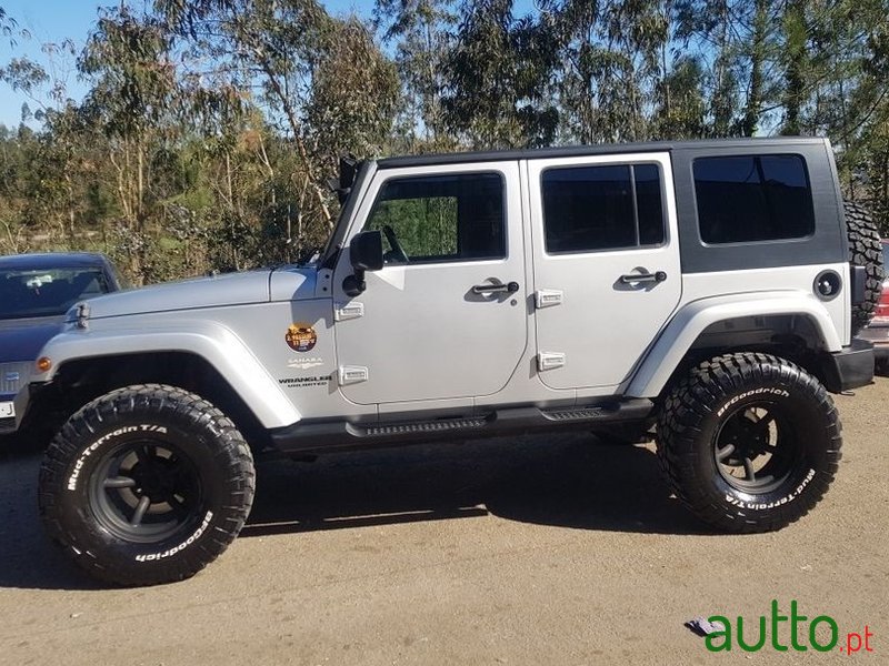 2010' Jeep Wrangler photo #5