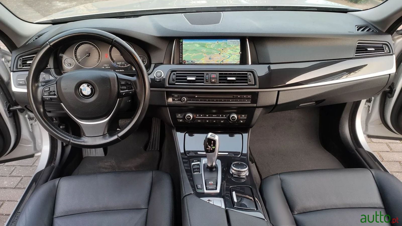 2017' BMW 520 photo #2