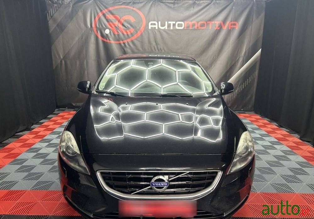 2012' Volvo V40 photo #2