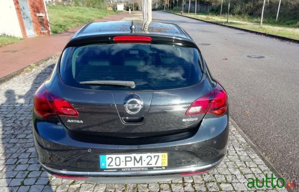 2015' Opel Astra photo #4