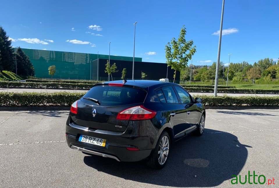 2010' Renault Megane photo #3