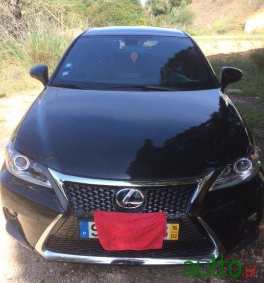 2016' Lexus CT F Sport photo #2