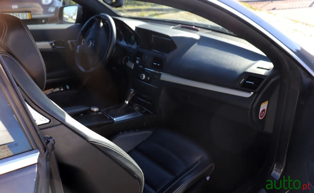 2010' Mercedes-Benz E-350 photo #4