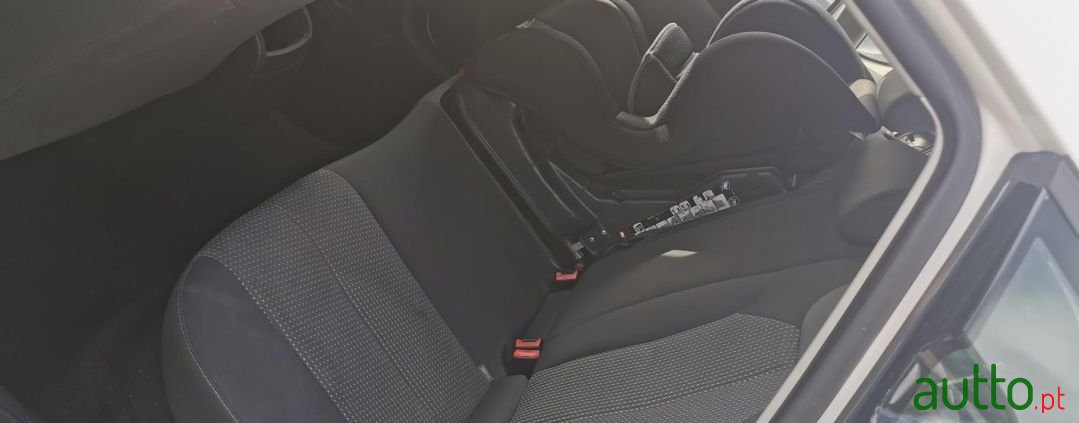 2010' SEAT Leon Sport photo #5