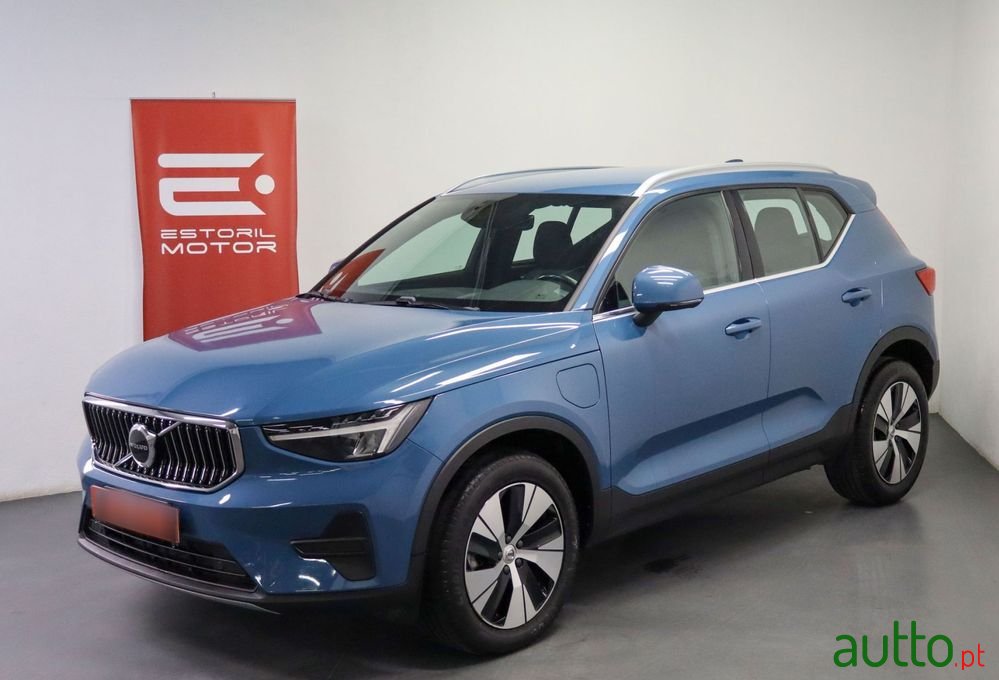 2022' Volvo Xc 40 photo #1