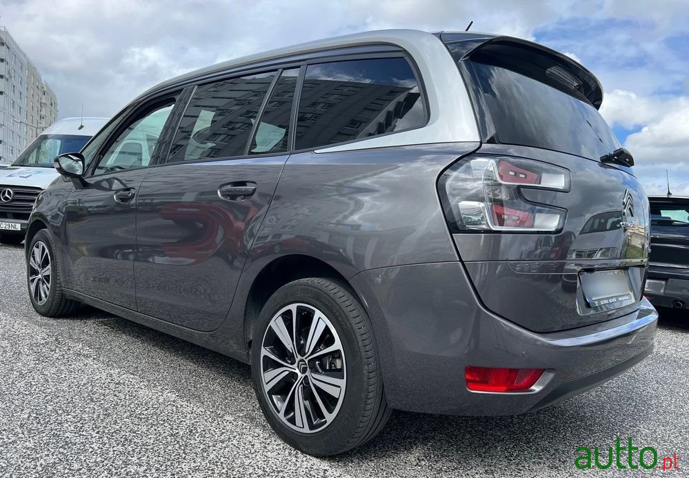 2019' Citroen Grand C4 SpaceTourer photo #2