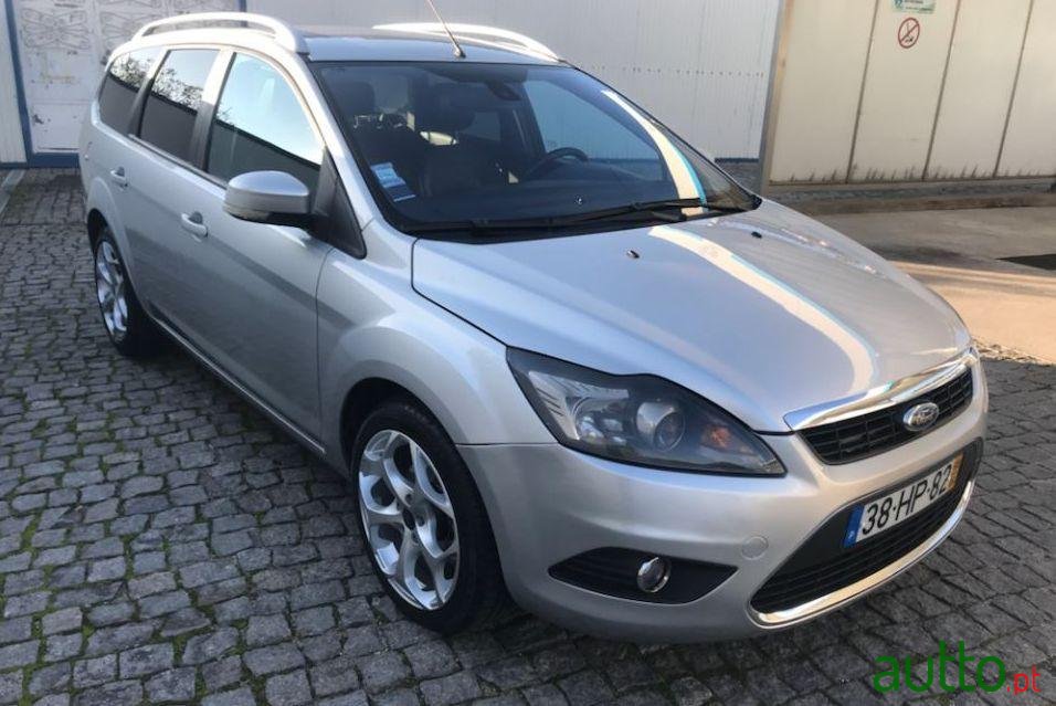 2009' Ford Focus Sw photo #2