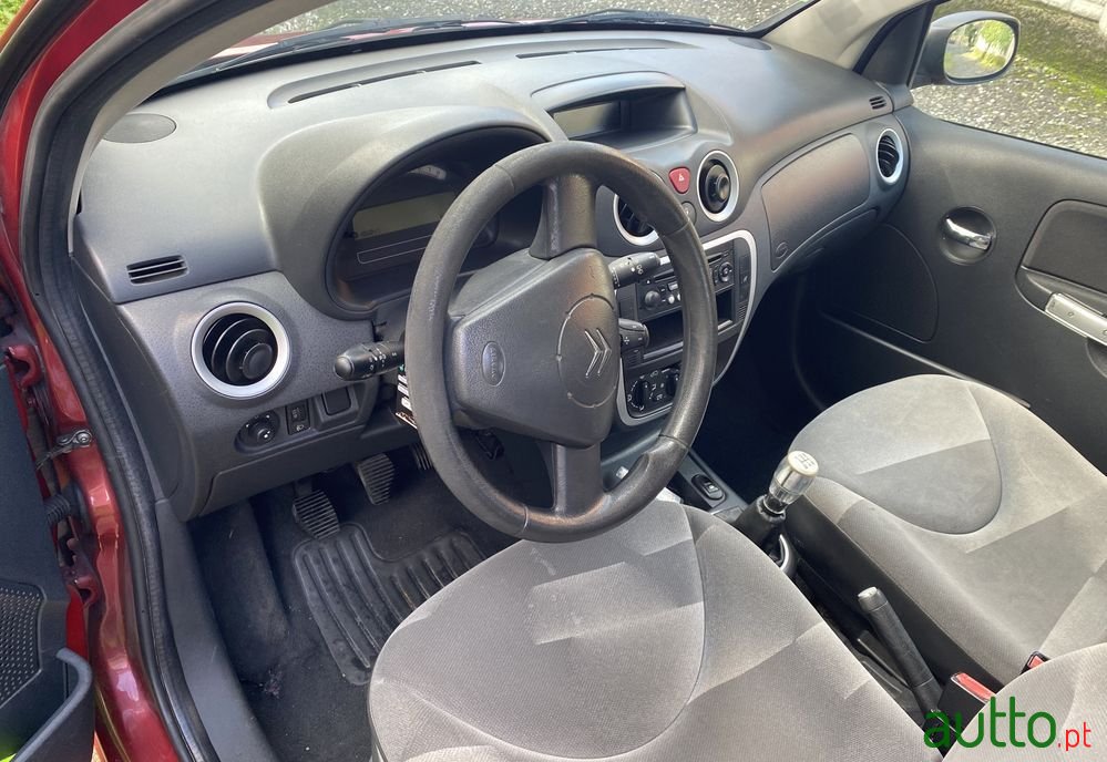 2006' Citroen C2 1.1 photo #2