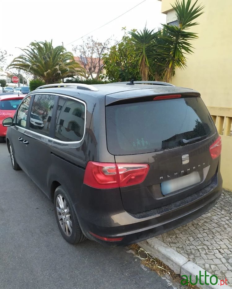 2014' SEAT Alhambra photo #5