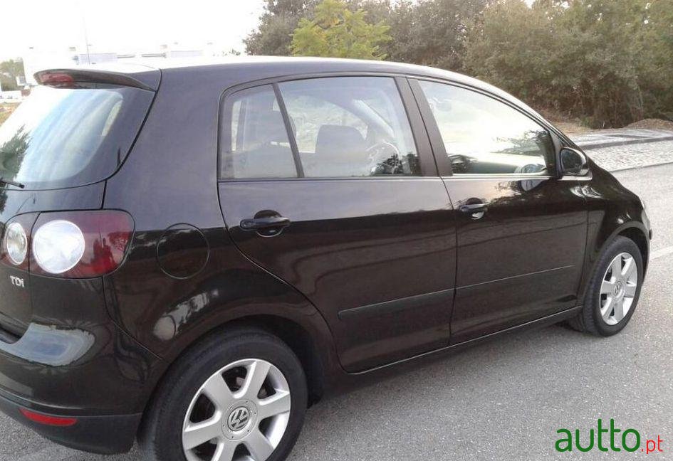 2005' Volkswagen Golf 1.9 Tdi photo #2