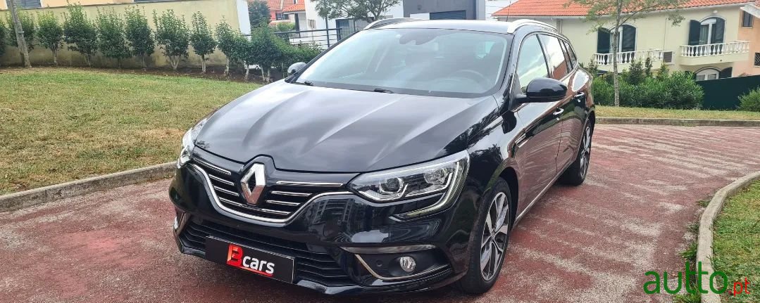 2017' Renault Megane Sport Tourer photo #1