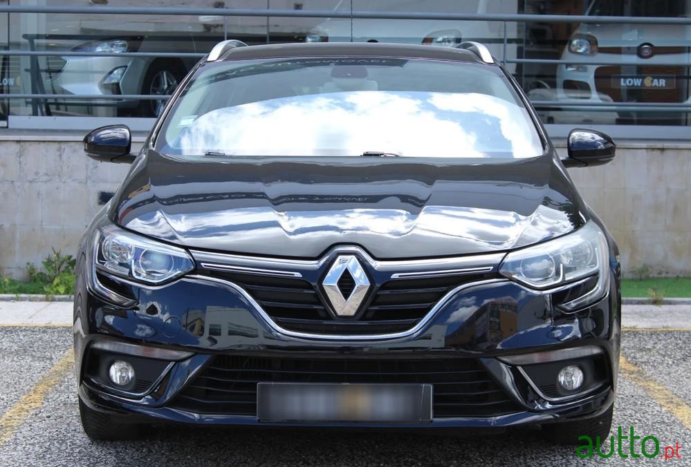 2018' Renault Megane Sport Tourer photo #2