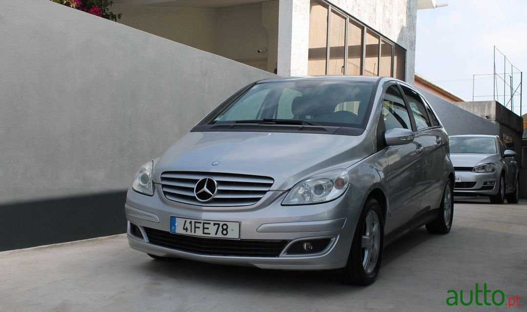 2008' Mercedes-Benz B-180 photo #1