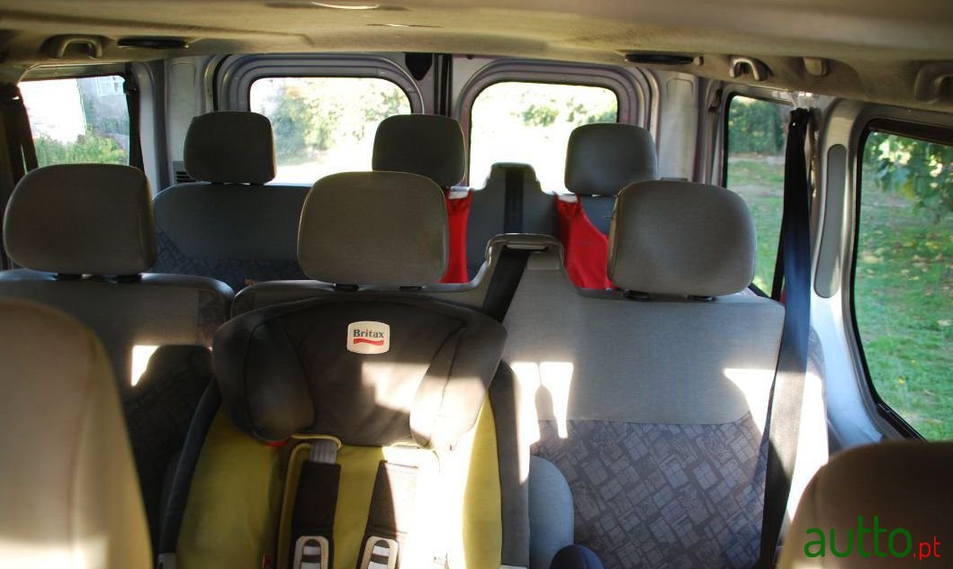 2003' Opel Vivaro photo #2