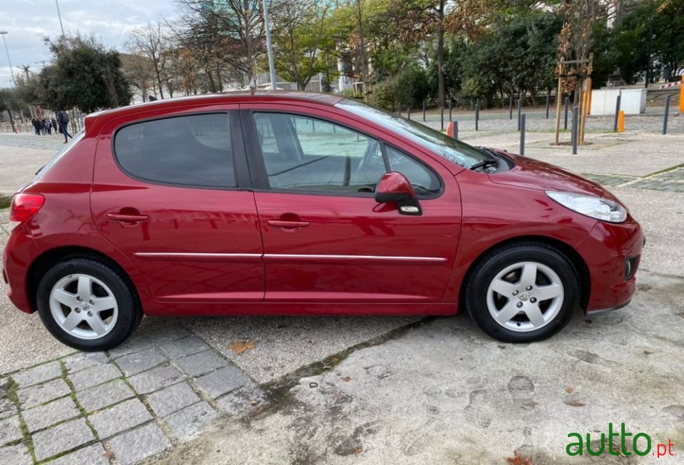 2011' Peugeot 207 Sport photo #4