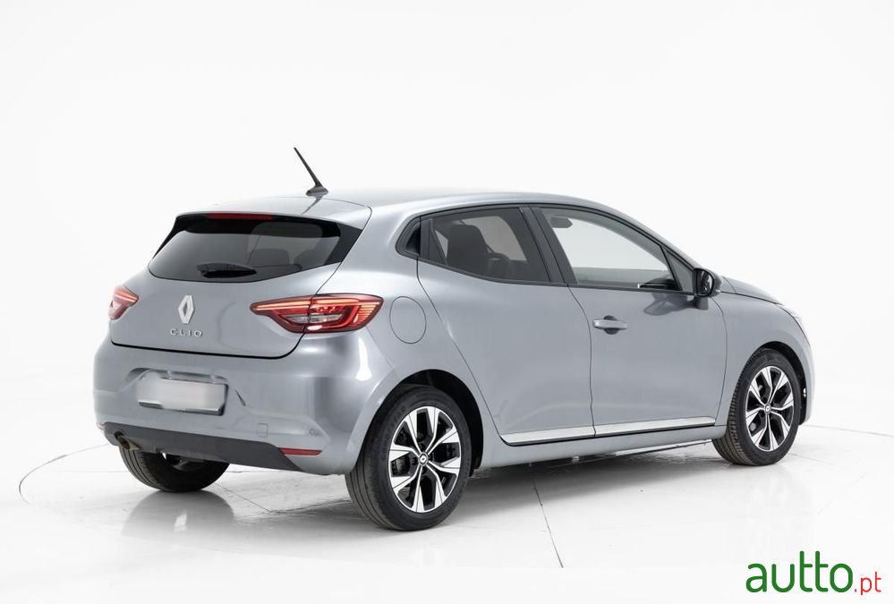 2023' Renault Clio photo #3