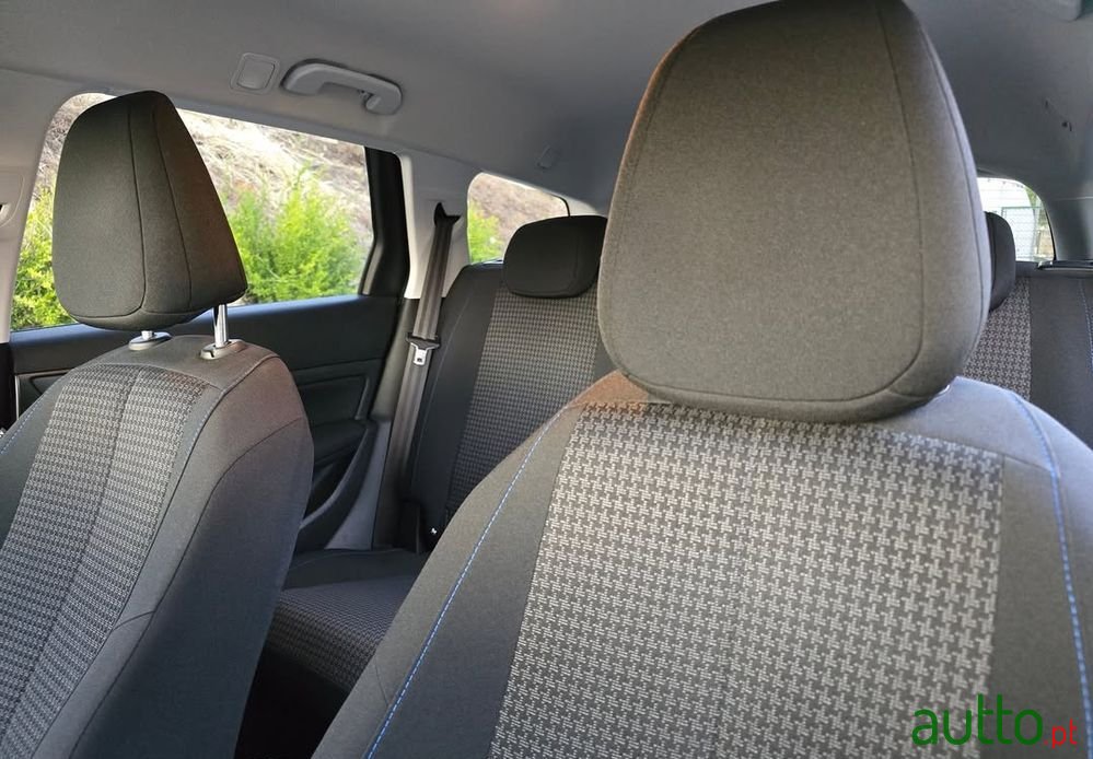 2019' Peugeot 308 photo #6