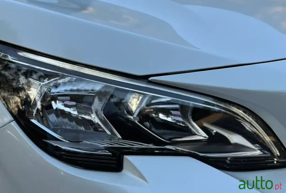 2018' Peugeot 3008 Puretech photo #6