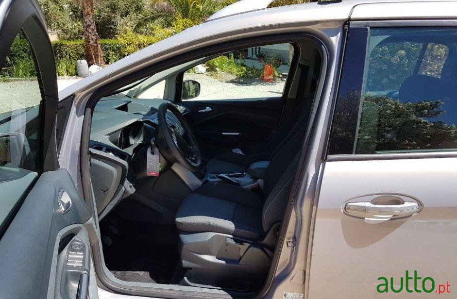 2011' Ford Grand C-MAX photo #2