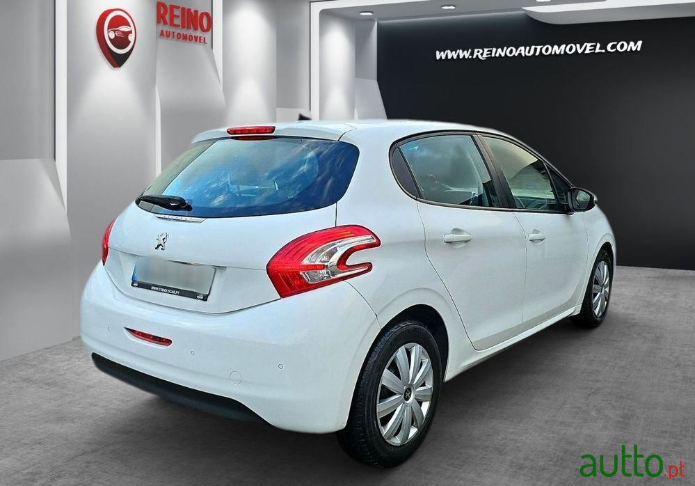 2014' Peugeot 208 1.4 Hdi Active photo #5