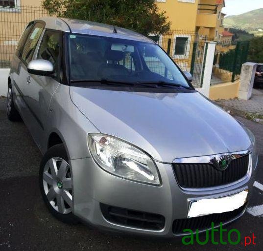 2007' Skoda Roomster 5J photo #2