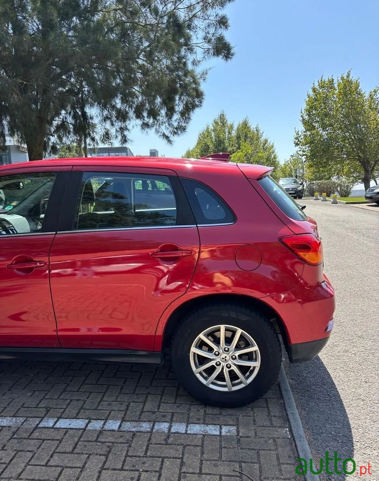 2017' Mitsubishi ASX photo #5