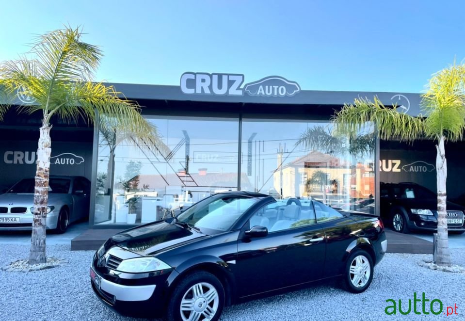 2004' Renault Megane photo #1