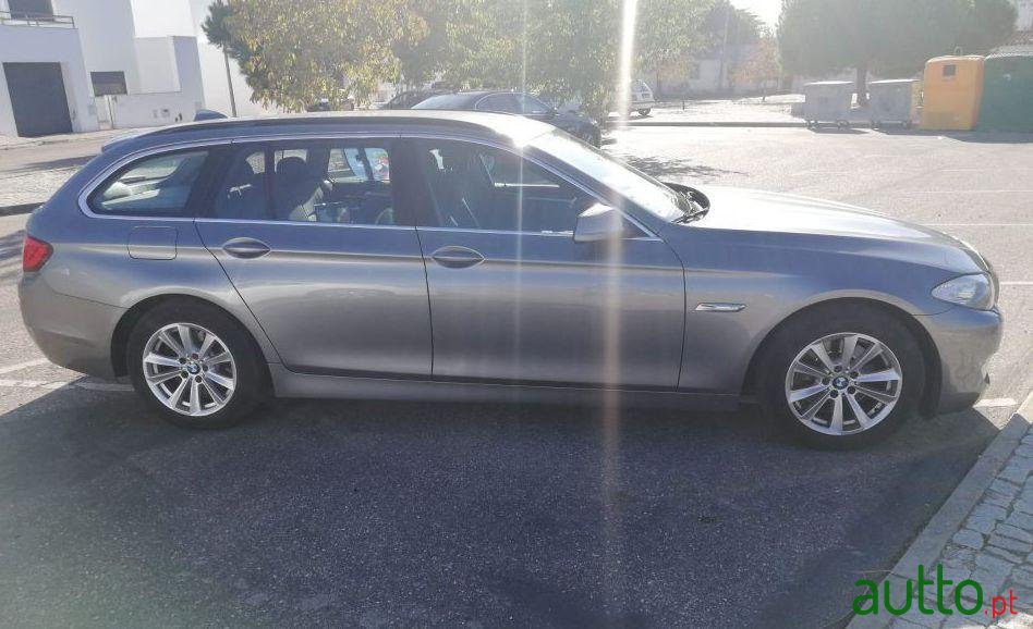 2011' BMW 520 D Efficientdynamics photo #2
