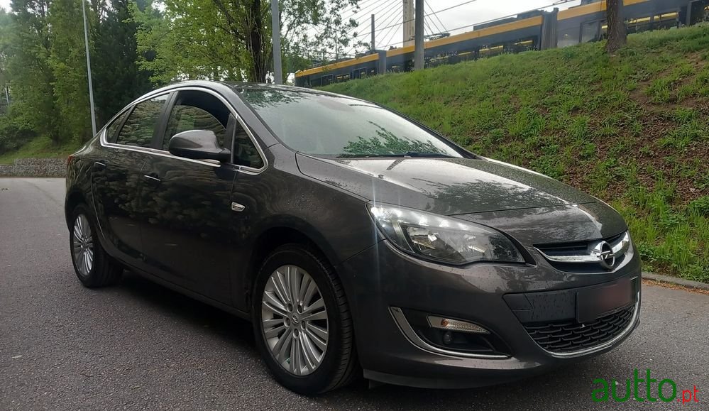 2015' Opel Astra 1.6 Cdti S/S Ecoflex photo #2