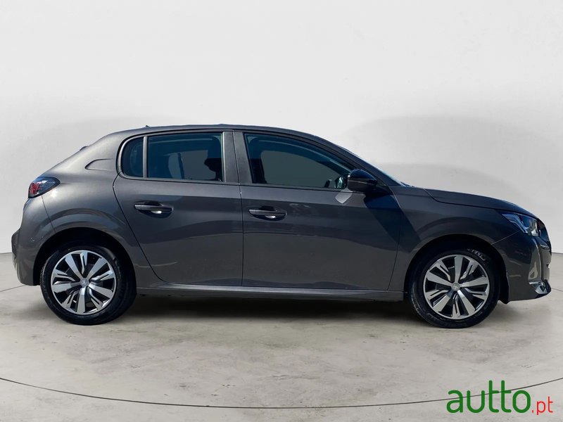 2023' Peugeot 208 photo #6