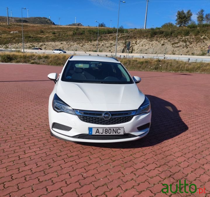 2019' Opel Astra Sports Tourer photo #3