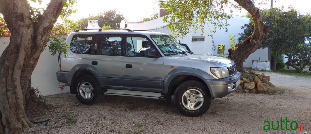 2000' Toyota Land Cruiser photo #3