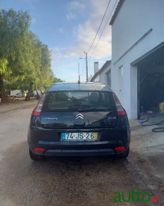 2010' Citroen C4 photo #5