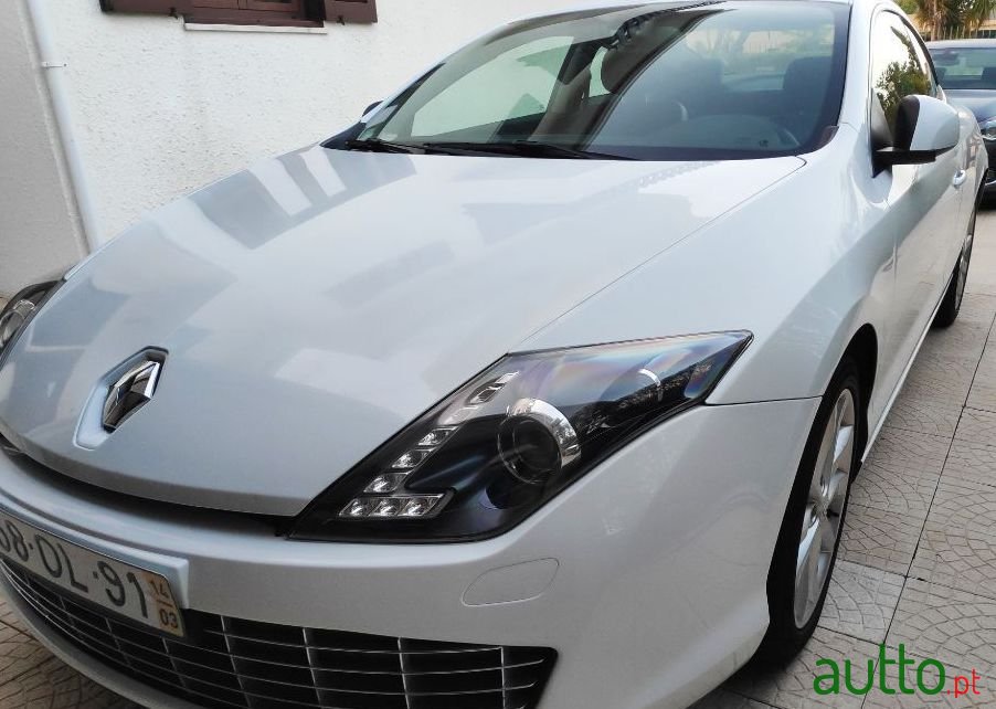 2014' Renault Laguna photo #1