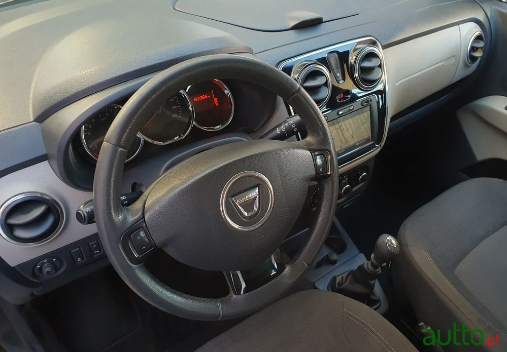 2015' Dacia Lodgy photo #2