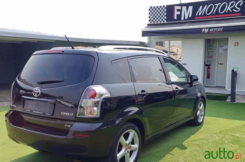 2006' Toyota Corolla Verso 2.2 D-4D Sol photo #4