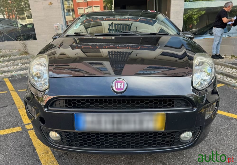 2013' Fiat Punto photo #2