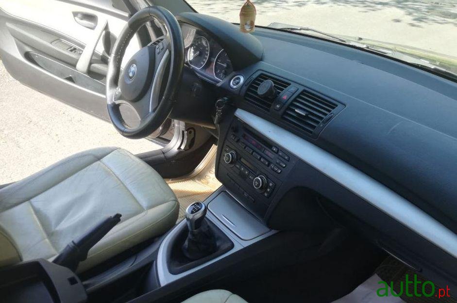 2008' BMW 120 D photo #2