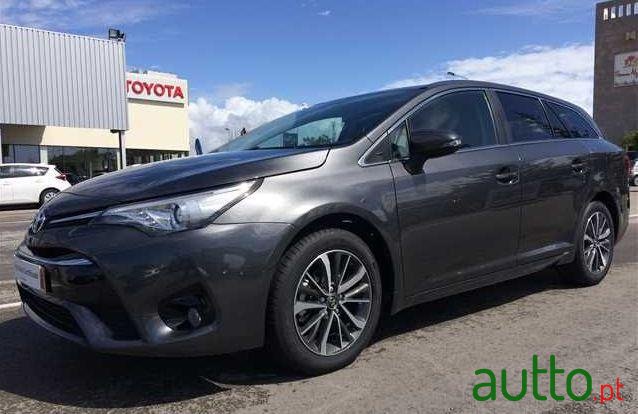 2016' Toyota Avensis Station Wagon 1.6 D-4D Luxury photo #2