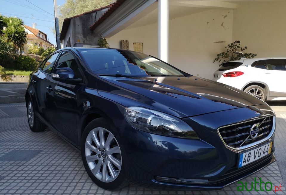 2014' Volvo V40 photo #1