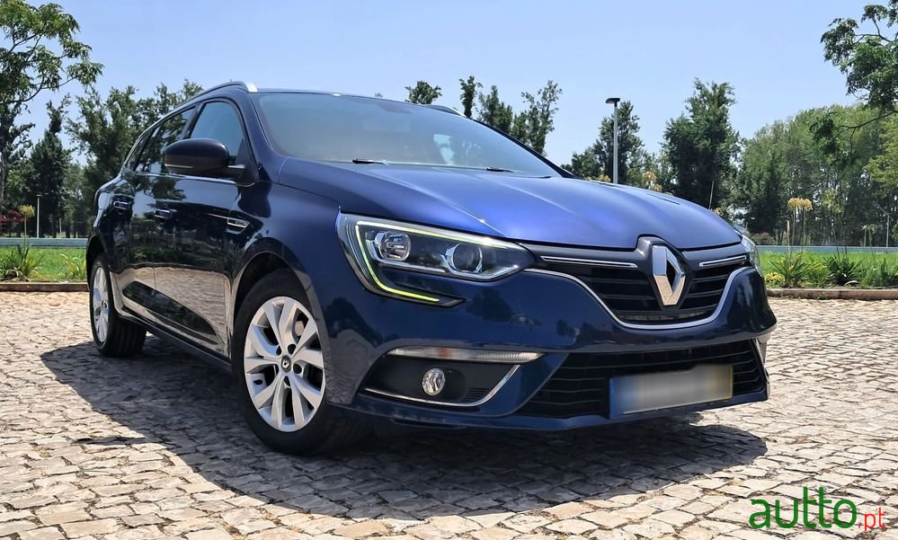 2019' Renault Megane Sport Tourer photo #3