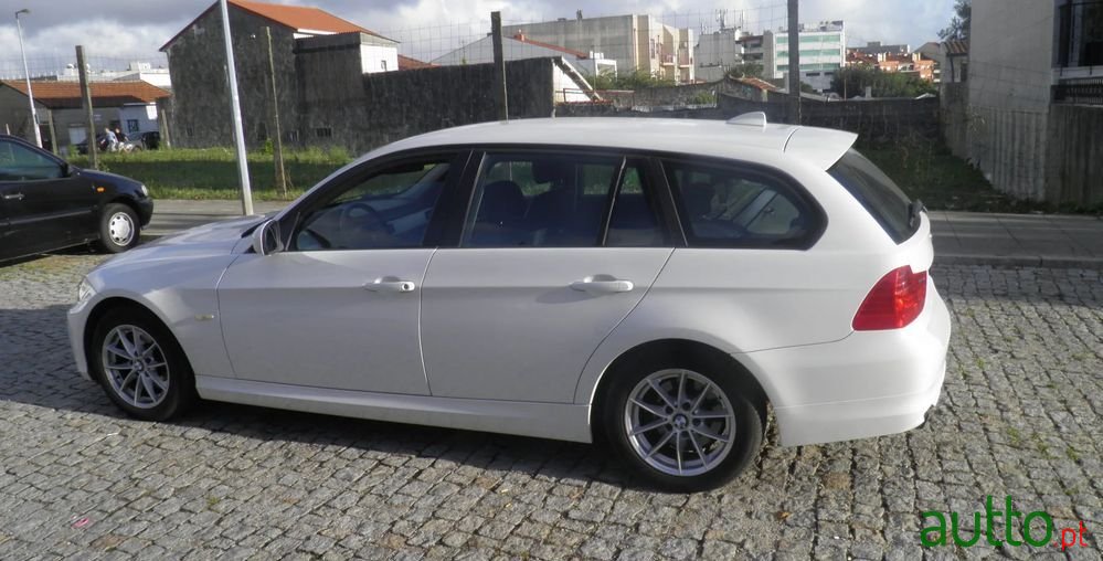 2010' BMW Série 3 D photo #2